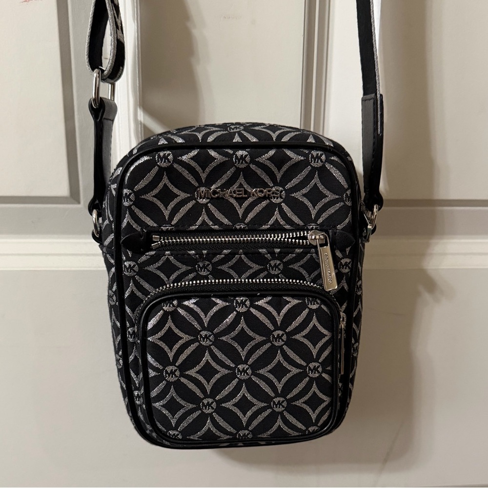 Michael Kors Jet Set Medium Signature Logo Crossbody Bag